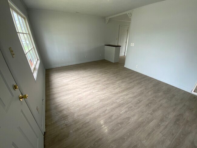 Foto del edificio - 1504 Edgewood Dr