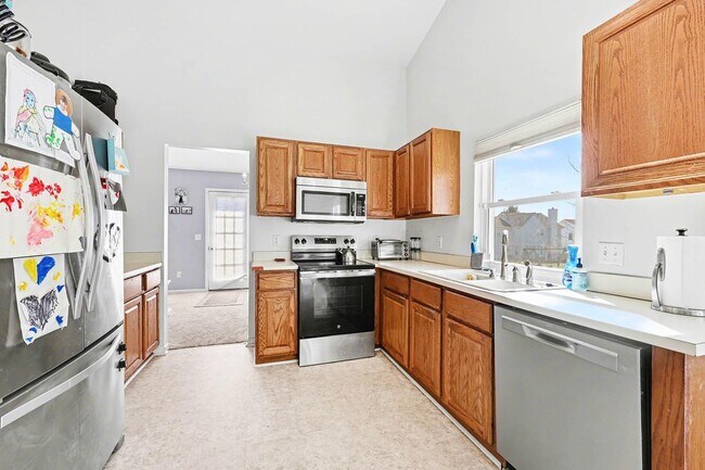 Foto del edificio - 2863 Silver Spring Dr