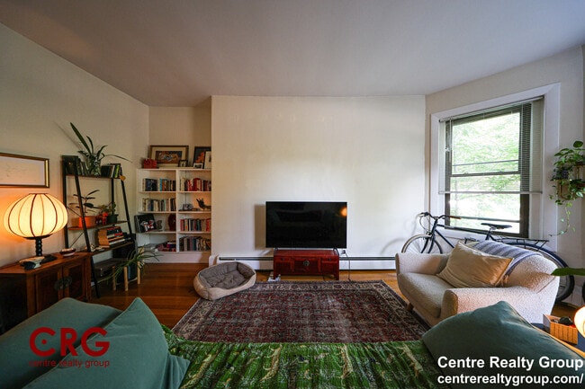 Building Photo - 1728 Beacon St