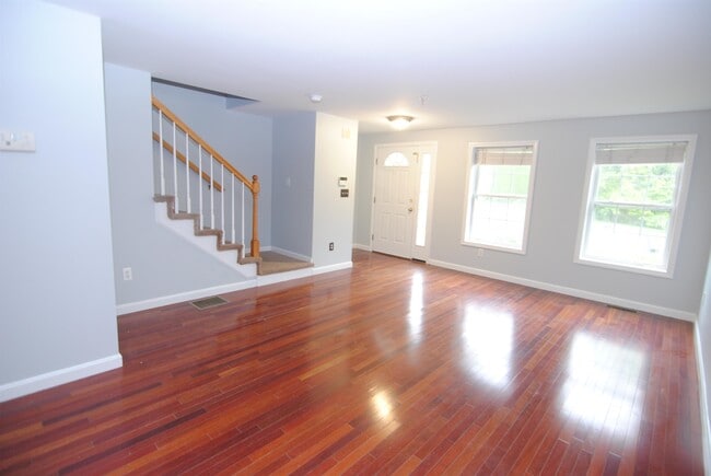 Building Photo - 75 Overlook Cir