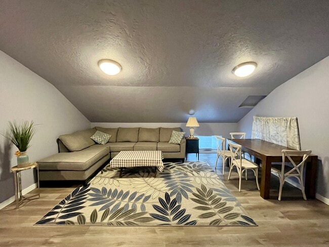 Foto del edificio - 2716 Syringa Ln