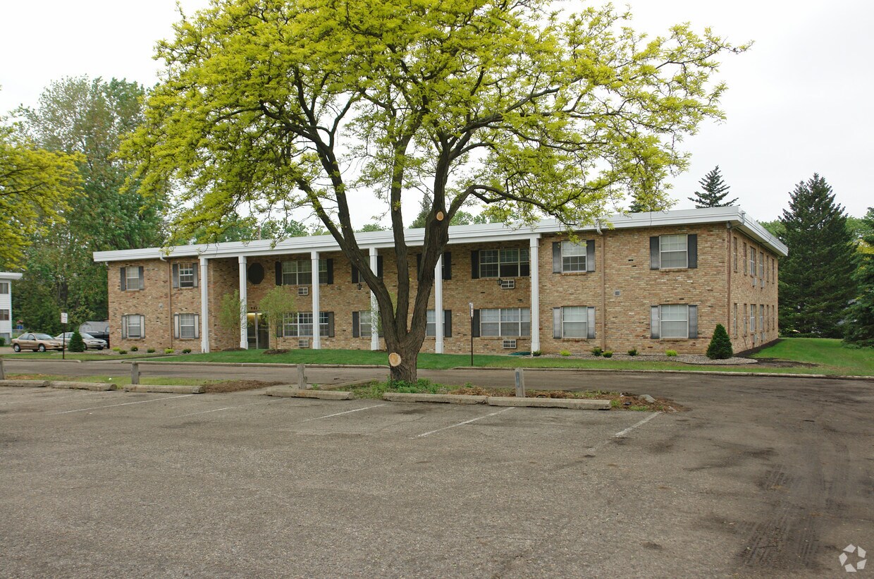 Foto principal - 9908 Nicollet Avenue South Apartments
