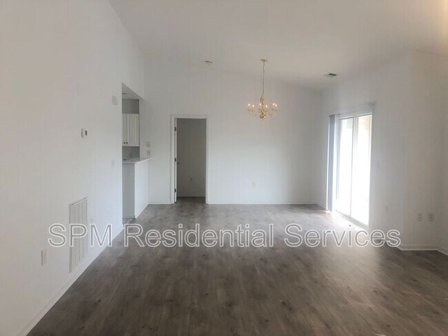 Foto del edificio - 4122 Breezewood Dr