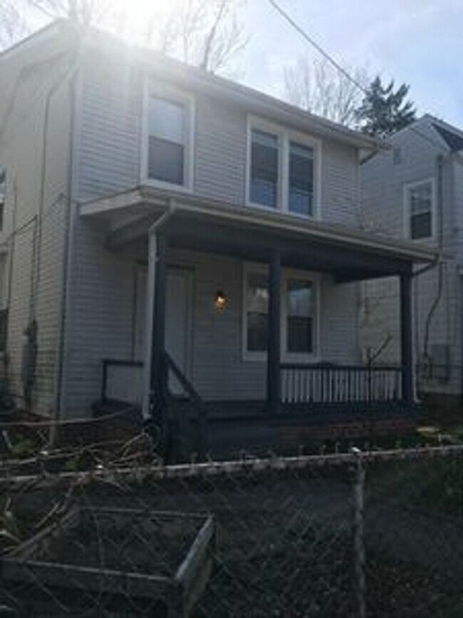 Foto del edificio - 3.5 bed house in Fulton Hill! Enjoy the beautiful neighborhood, central hvac, laundry, yard!