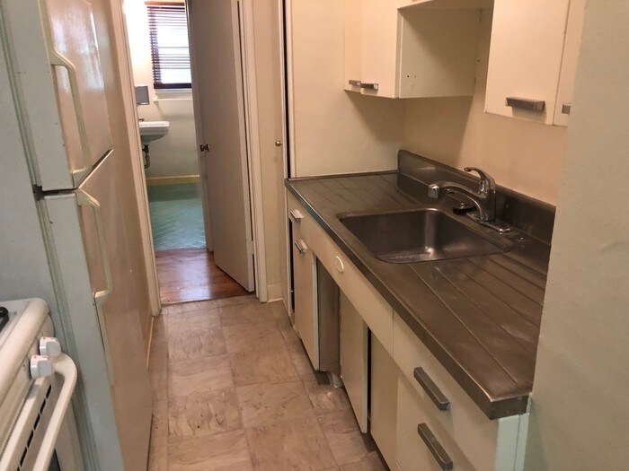 Primary Photo - NOW AVAILABLE - CLEAN 1 BEDROOM, 1 BATH