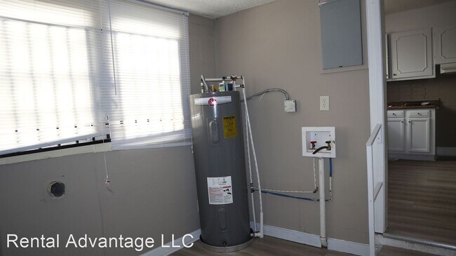 Building Photo - 3 br, 1 bath House - 1132 4th Ct W