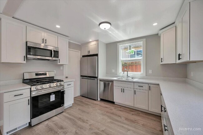 Building Photo - 1012 Nimitz Dr