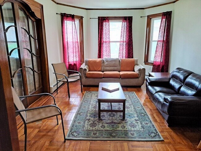 Foto del edificio - 42 Brookledge St
