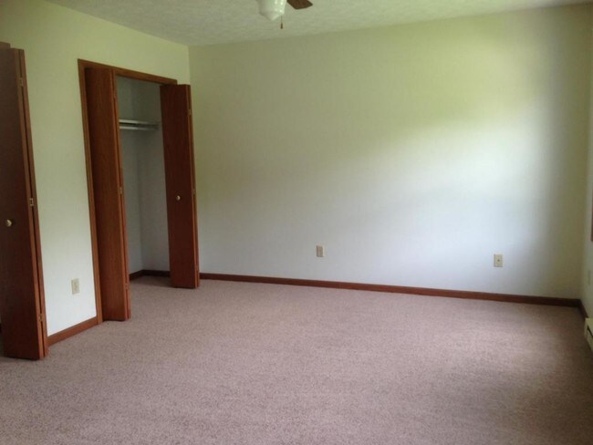 Building Photo - 3706 Lynn Rd, Ravenna, OH 44266