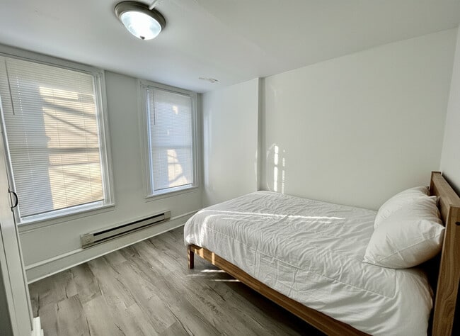 Building Photo - 2554 N Sartain St