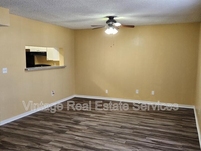 Foto del edificio - 305 W Grant St