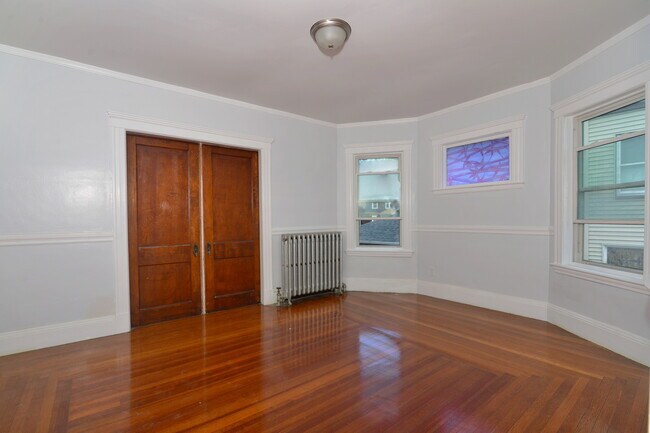 Building Photo - 42 Rosedale St