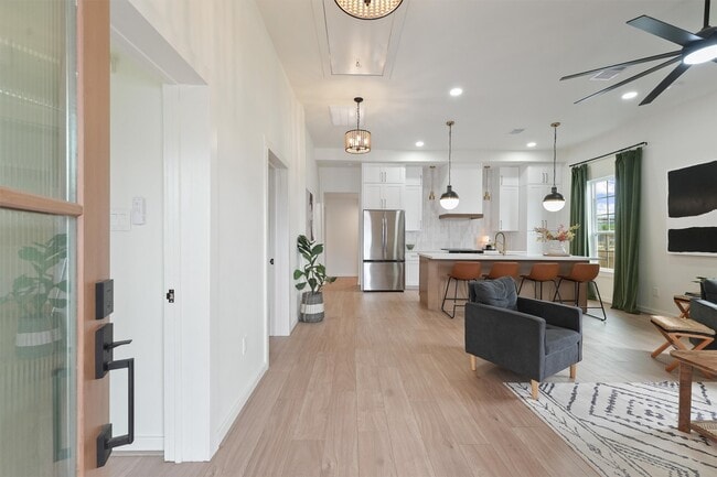 Building Photo - 4027 Ave N Ursuline St