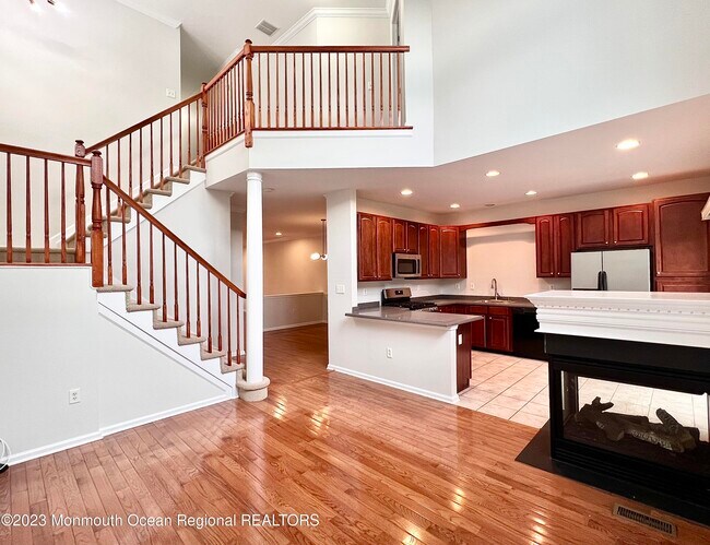 Building Photo - 15 Deepwater Cir