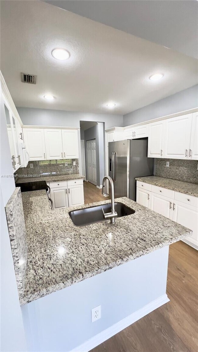 Foto del edificio - 12625 NW 56th St