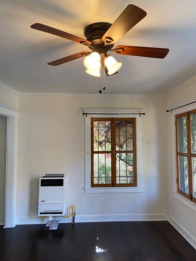 Foto del edificio - 4314 Lockwood Ave