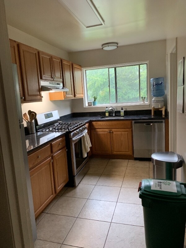 10676 Weymouth St Unit 201, Bethesda, MD 20814 Condo for Rent in