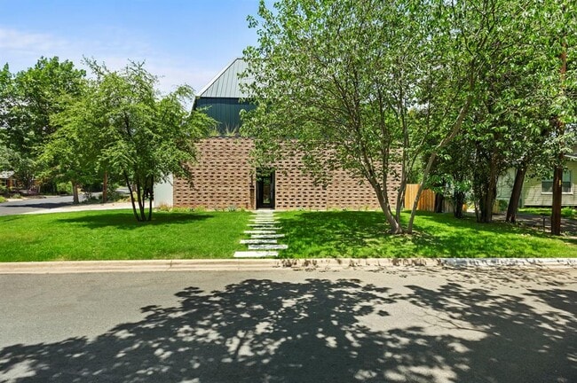 Foto del edificio - 1604 Garner Ave