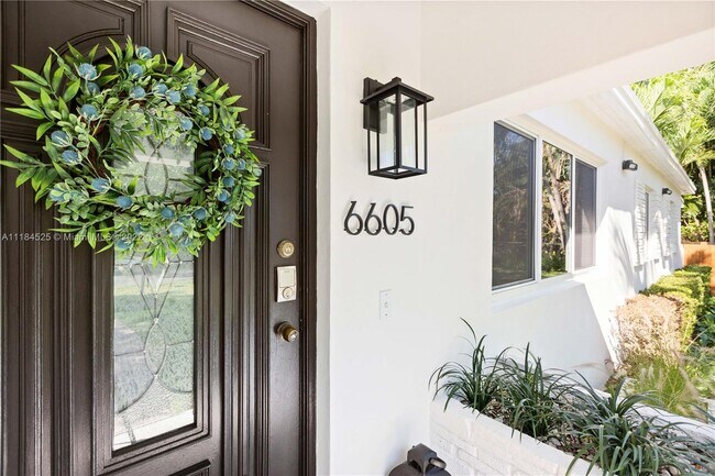 Foto del edificio - 6605 SW 61st St