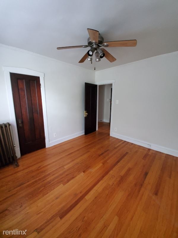 Building Photo - 3148 N Karlov Ave