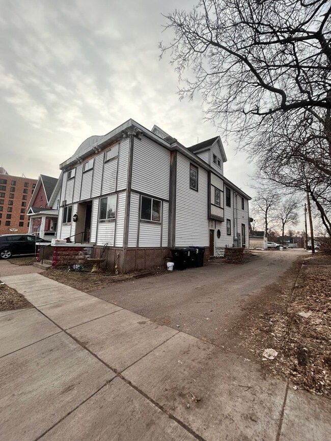 Building Photo - 317 Earl St