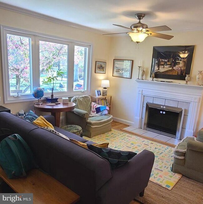 Foto del edificio - 7126 Sanford Ct