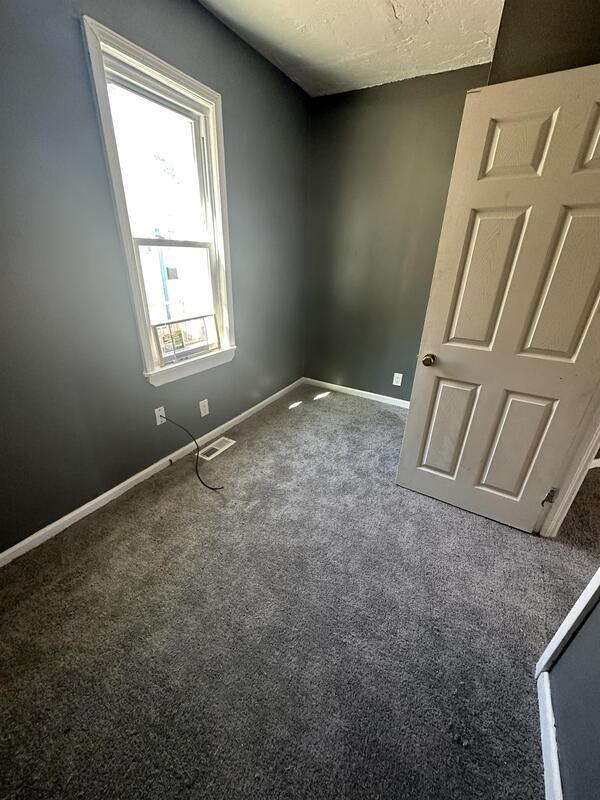 Foto del edificio - 5811 Bridge Ave