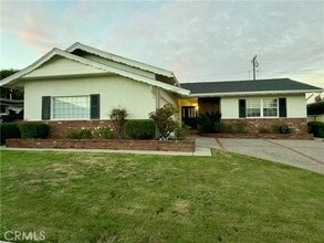 Building Photo - 1825 Valleta Dr