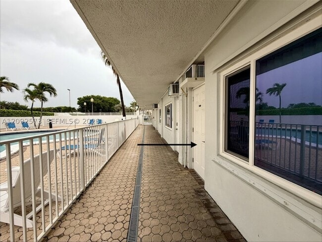 Building Photo - 1480 S Ocean Blvd
