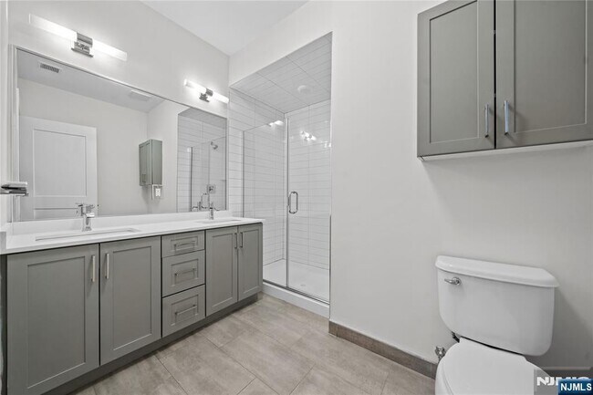 Foto del edificio - 313 Woodland Pl