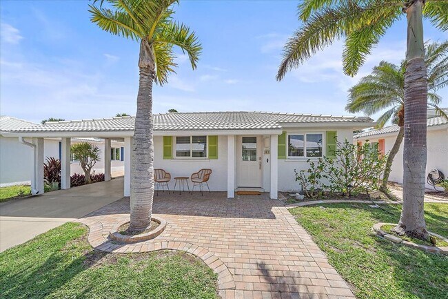 Building Photo - 914 Spanish Dr S