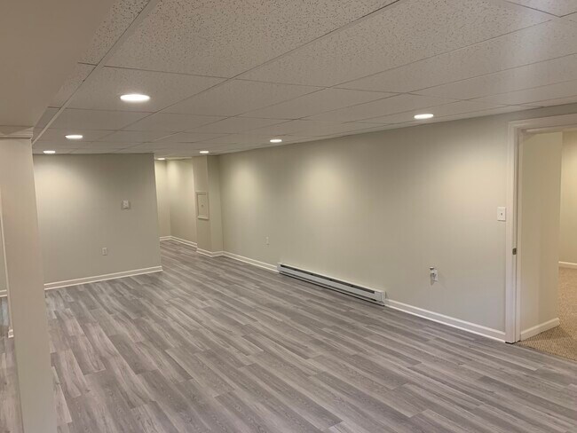 Foto del edificio - 214 E Walnut St