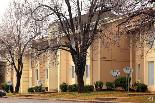 Building Photo - Melrose Apartments