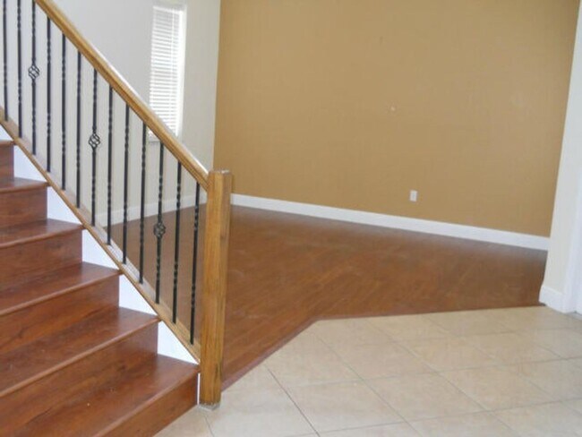 Foto del edificio - 1579 Newhaven Point Ln