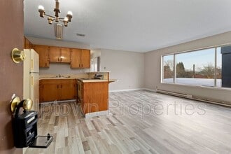 Building Photo - 4121 SE 28th Ave