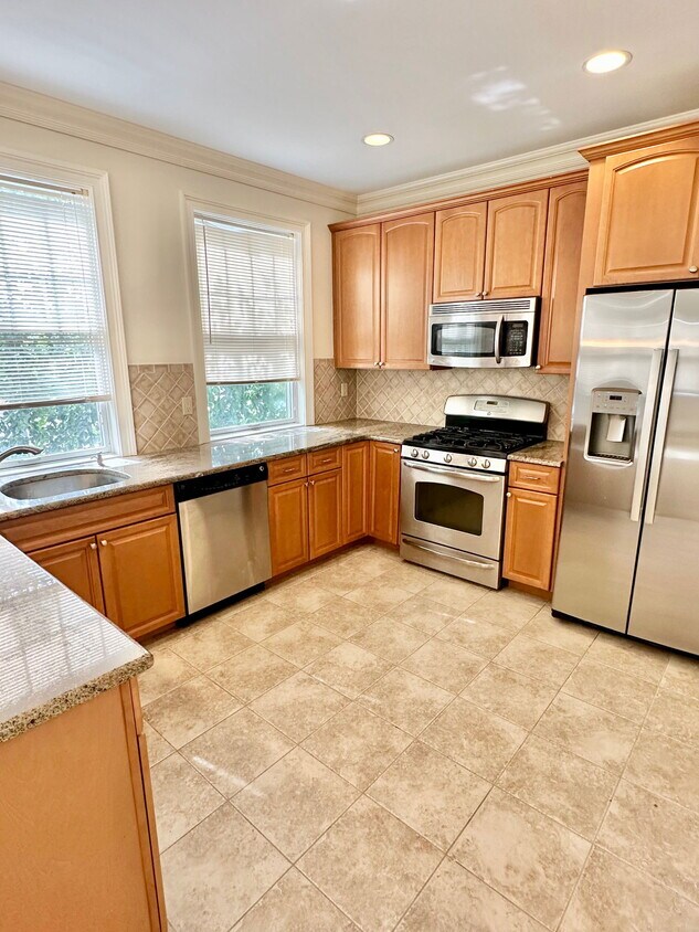 Primary Photo - Madison Avenue, Park Ridge, NJ 07656 - 2 B...
