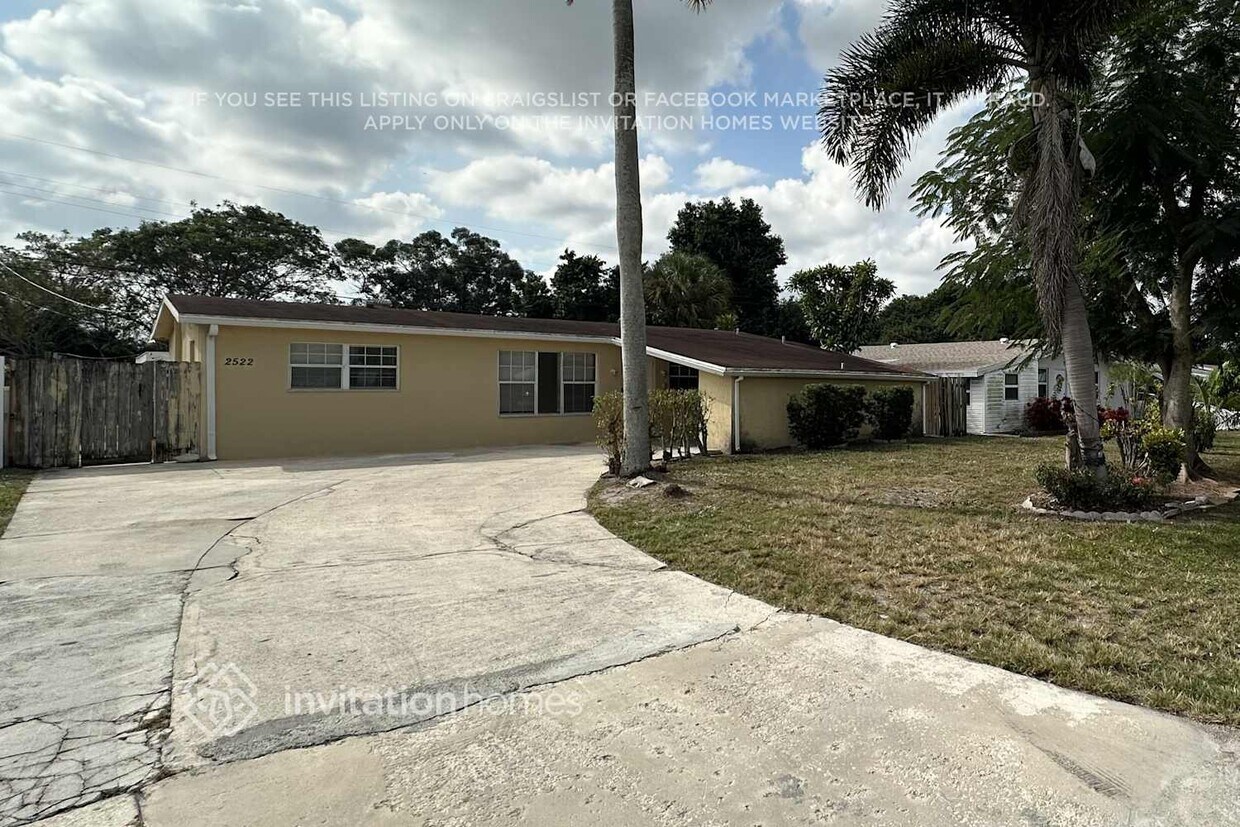 Primary Photo - 2522 Holly Rd