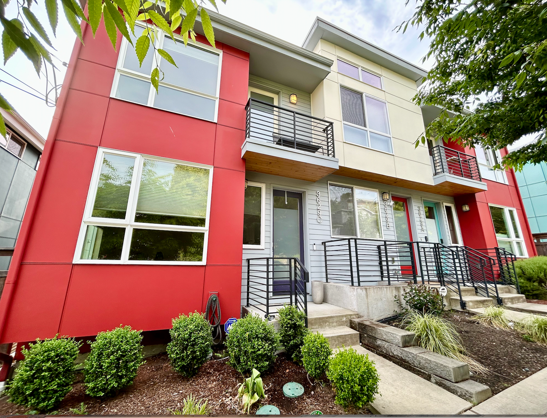 Primary Photo - Mount Baker/Columbia City Townhouse