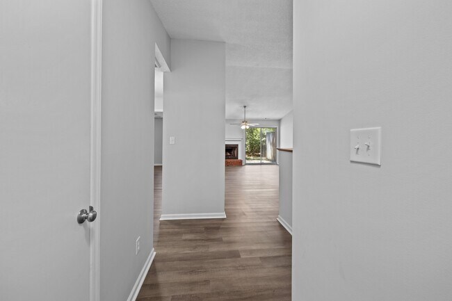 Foto del edificio - 1501 Fairfax Ln