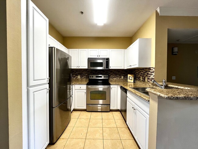 Building Photo - Perfectly located 1 bedroom condo availabl...