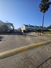 Building Photo - 8636 Village of Fondren