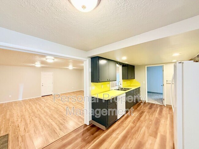 Building Photo - 4603 NE 122nd Ave