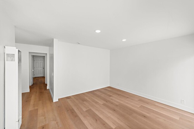 Building Photo - 240 Avenida Lobeiro