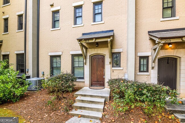Foto del edificio - 213 Knob Hills Cir