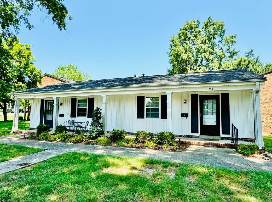 Primary Photo - 1 bed 1 bath condo