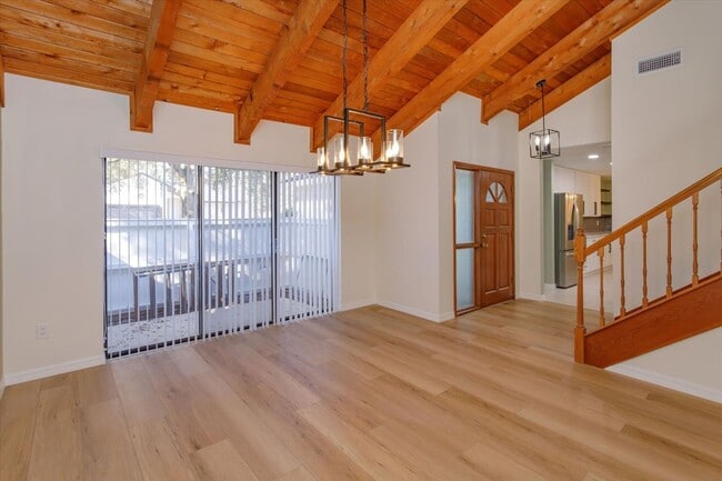 Building Photo - Charming 3-Bedroom, 3-Bathroom, Multi-Leve...