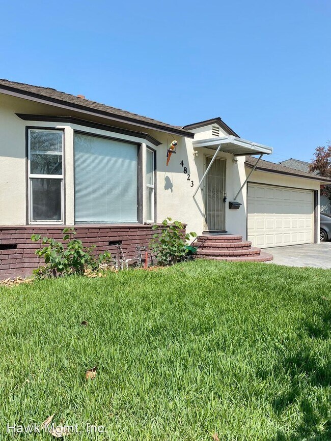 Building Photo - 2 br, 1 bath House - 4823 Dunrobin Ave.