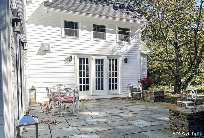 Foto del edificio - 85 Gellert Rd