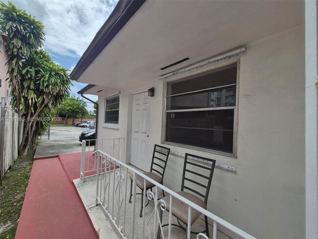Foto del edificio - 1715 SW 4th St