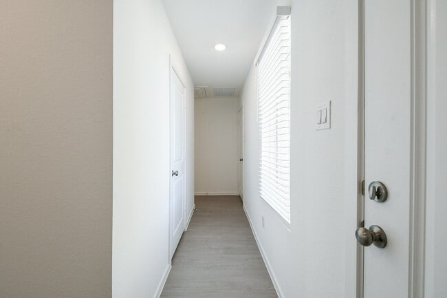 Foto del edificio - 6871 Flowering Ginger Ln